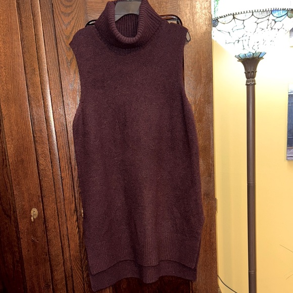 Cynthia Rowley Sleeveless Turtleneck Hi-Lo Tunic Sweater in Raisin Burgundy - Picture 1 of 8